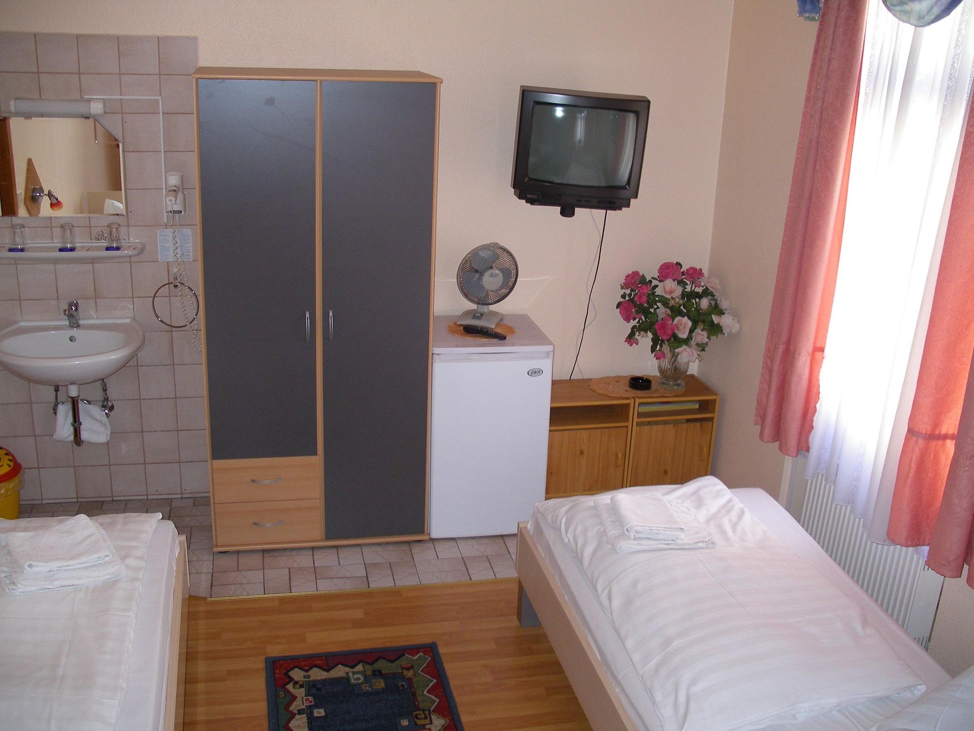 Hotel Garni Djaran Offenbach am Main Kültér fotó