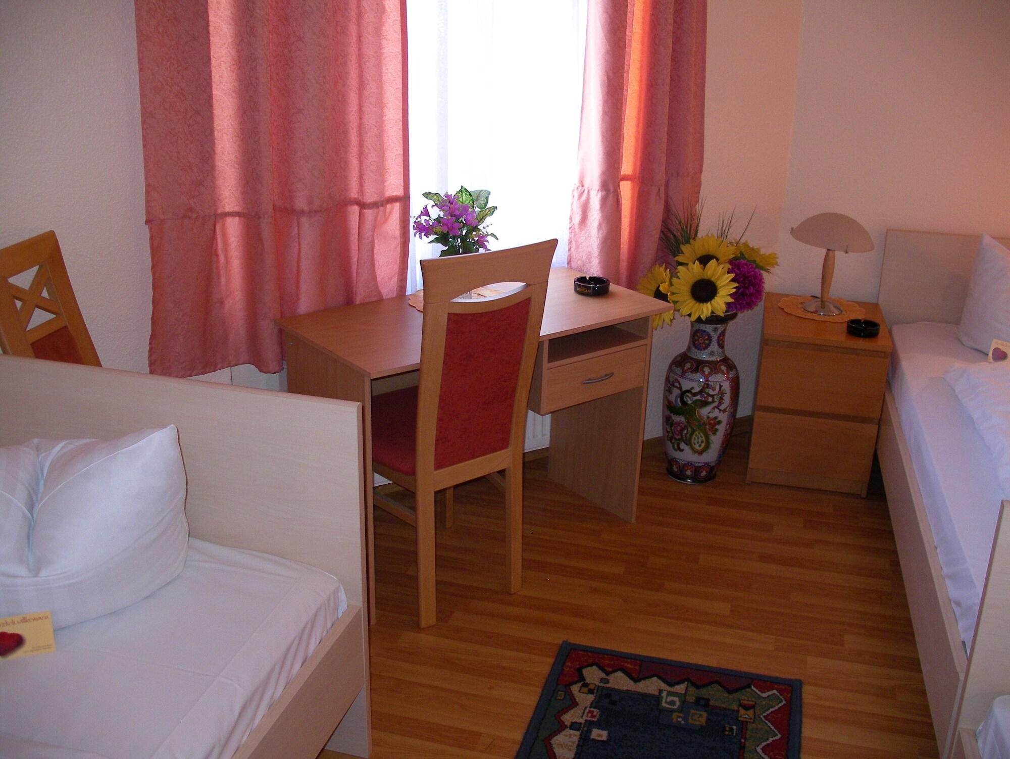 Hotel Garni Djaran Offenbach am Main Kültér fotó