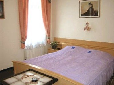 Hotel Garni Djaran Offenbach am Main Szoba fotó